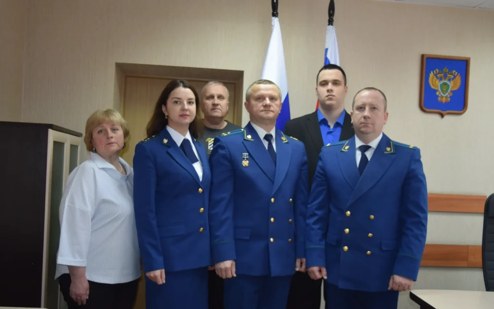 Дороги, долги и справедливость: прокурор Выгоничского района подвёл итоги года