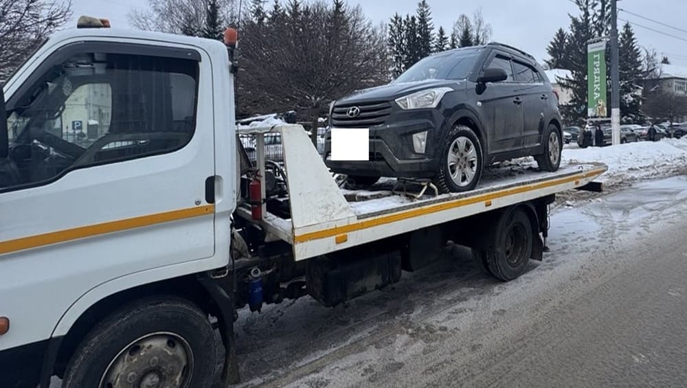 В Брянске с проспекта Станке Димитрова на штрафстоянку эвакуировали 2 автомобиля