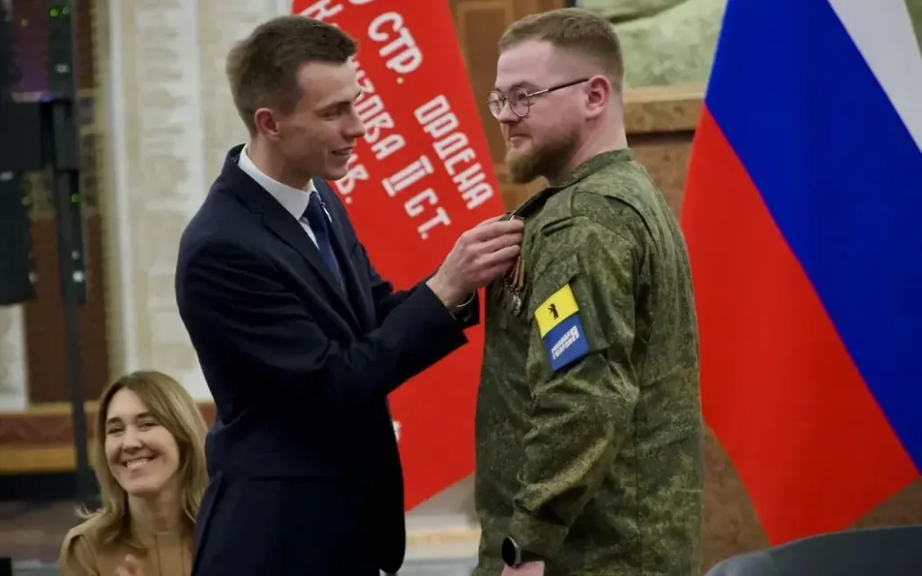 Депутат получил медаль «За храбрость» за военную службу в Брянской области