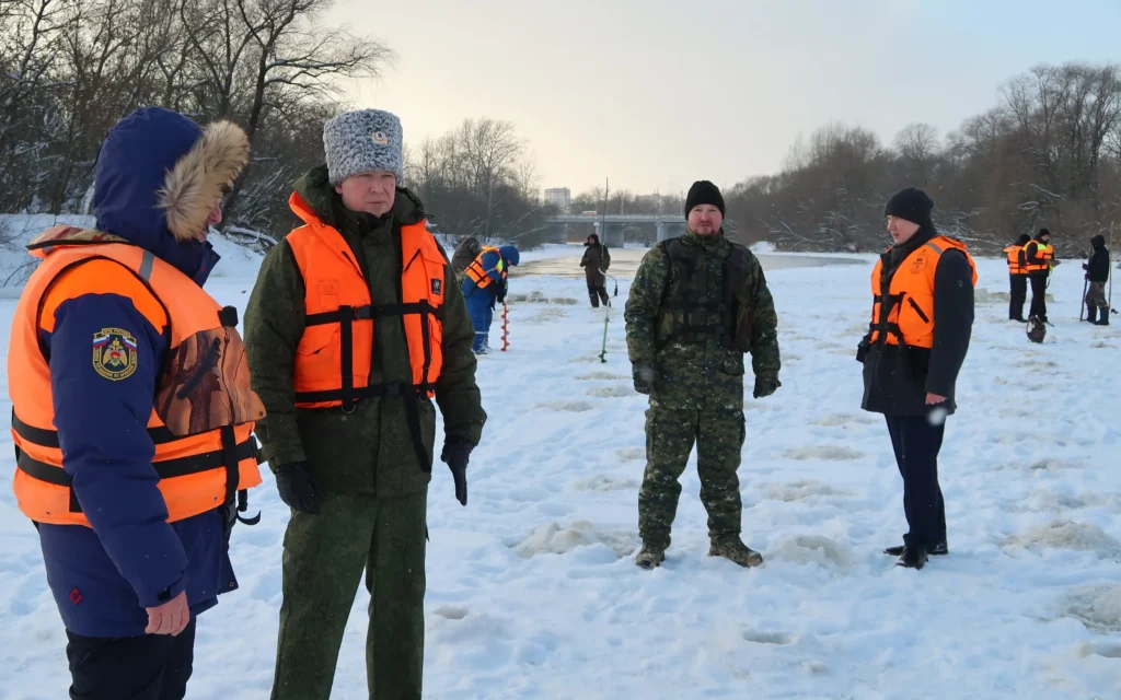 В Брянск съехались спасатели из нескольких регионов для поиска утонувших детей