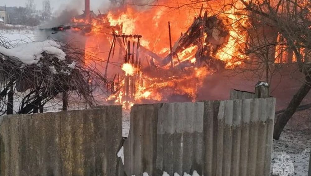 В Трубчевском районе при пожаре в жилом доме погиб 59-летний мужчина