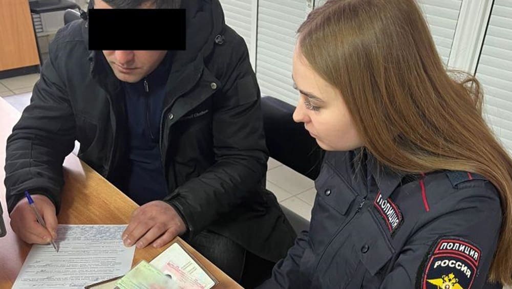 В Брянске полиция разоблачила продававшего горячую выпечку мигранта-нарушителя