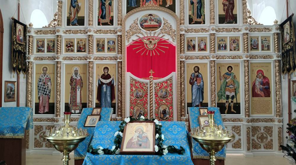 В храме брянского села Шведчики освятили новый иконостас