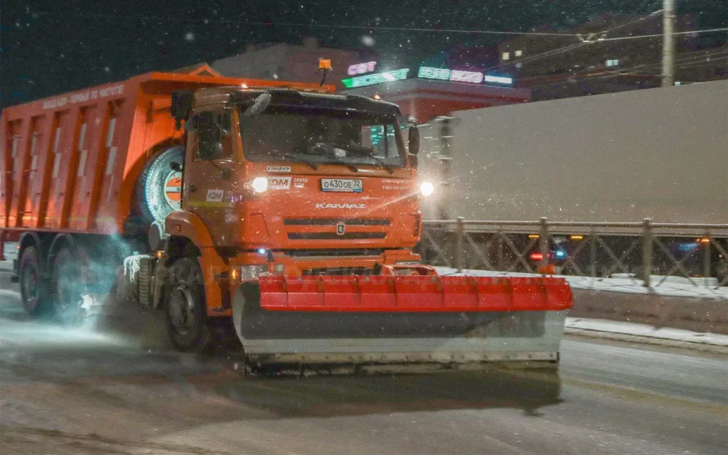 В Брянске за ночь вывезли почти 1800 тонн снега
