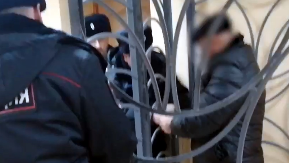 В Брянской области полиция задержала разбойников, напавших на семью пенсионеров