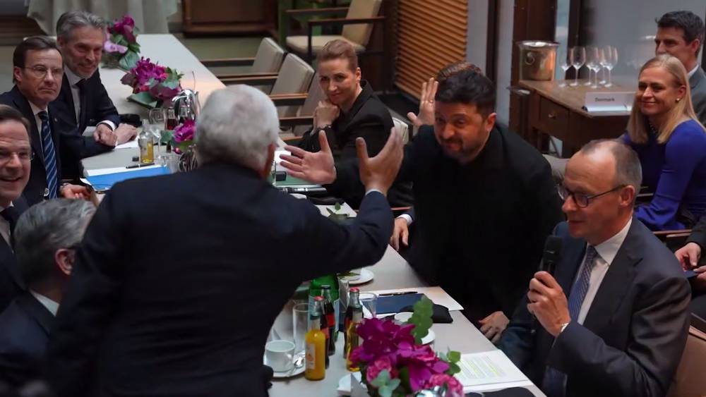 «Запад скинул все маски, его цель − уничтожение России»