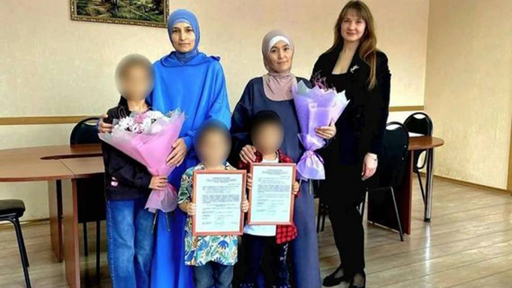 Предобрейшее дело: две жены мигранта Наврузчона получили жилье от мэра