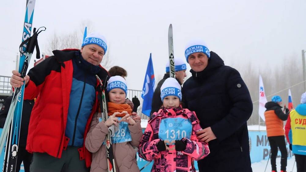 В Брянске дан старт 44-й лыжной гонке «Лыжня России»