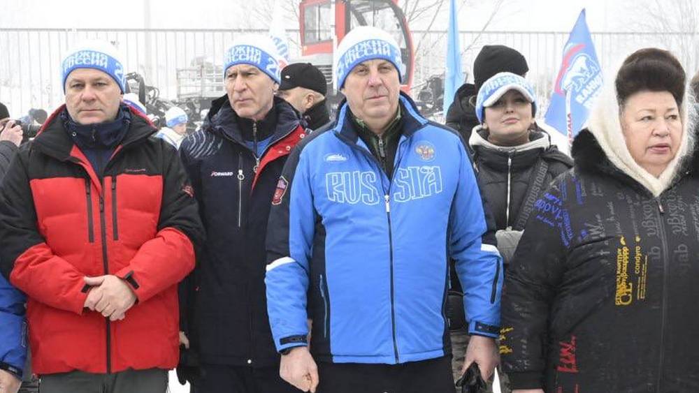 На «Лыжне России» брянский губернатор сообщил о главной задаче − новом стадионе