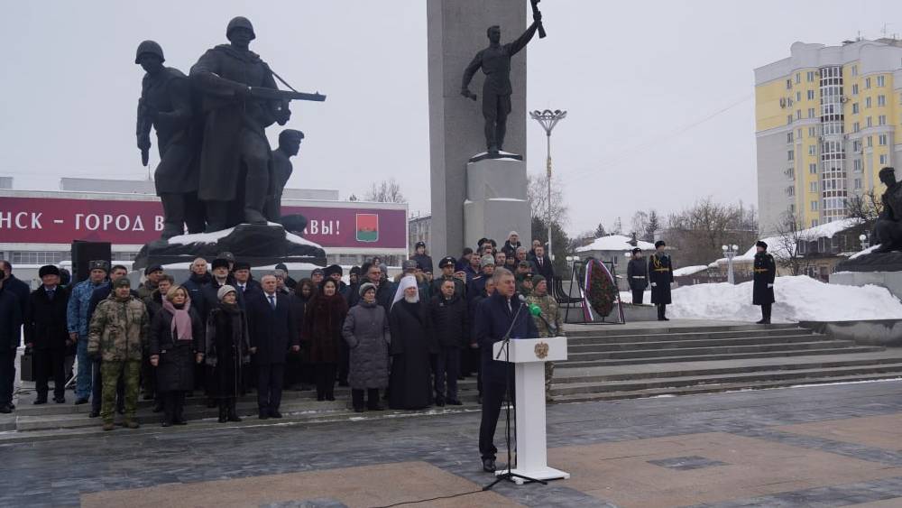 Богомаз передал 40 купленных москвичами автомобилей бригаде «БАРС-Брянск»