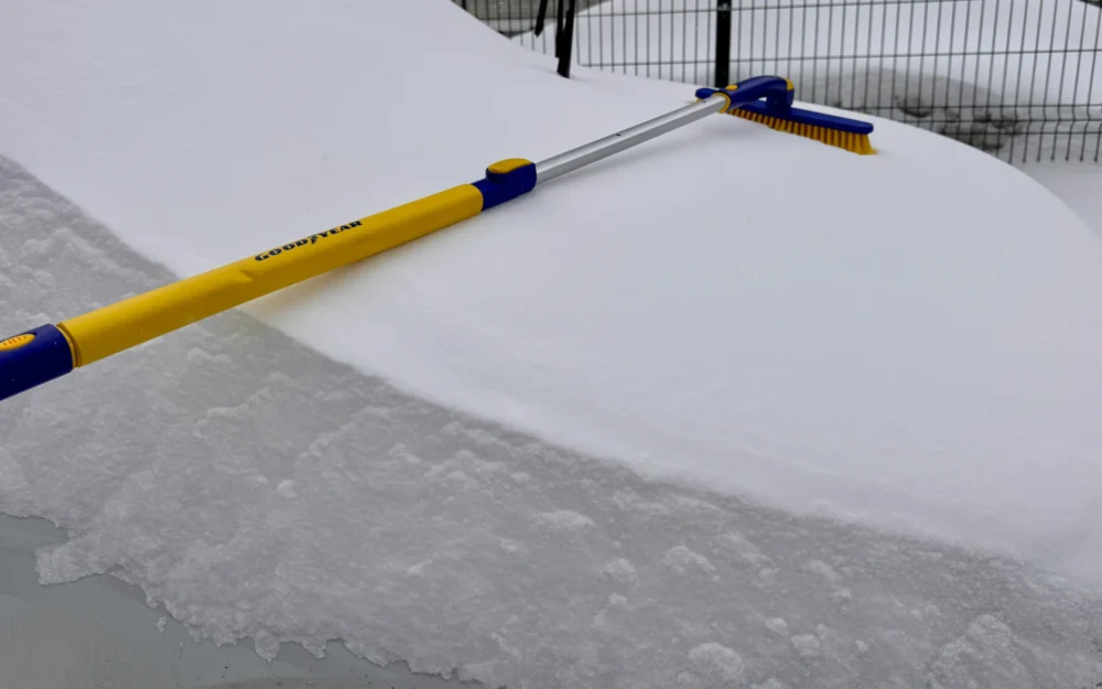 В ГАИ Брянска предупредили водителей и пешеходов о надвигающемся снегопаде