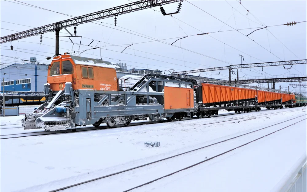 Более 20 тыс. кубометров снега убрали за прошедшие выходные в Брянской области