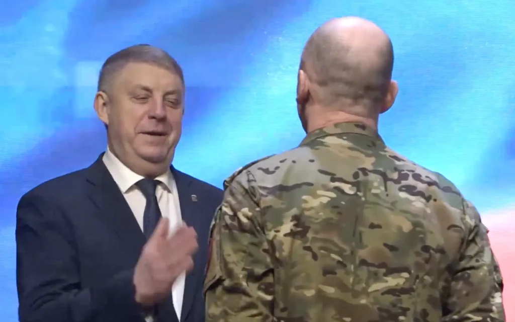 Брянский губернатор Александр Богомаз наградил бойцов «БАРС-Брянск»