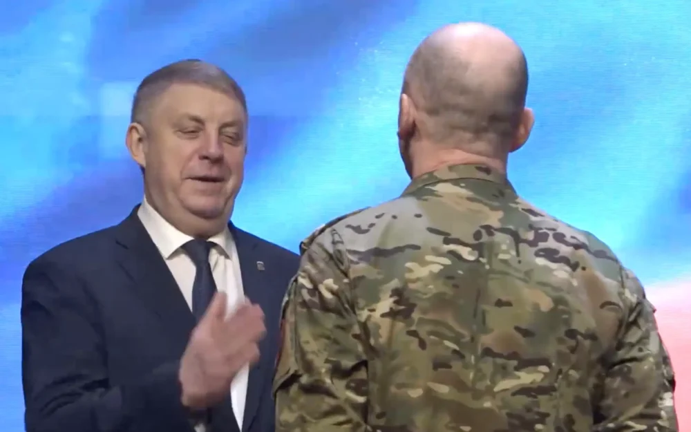 Брянский губернатор Александр Богомаз наградил бойцов «БАРС-Брянск»