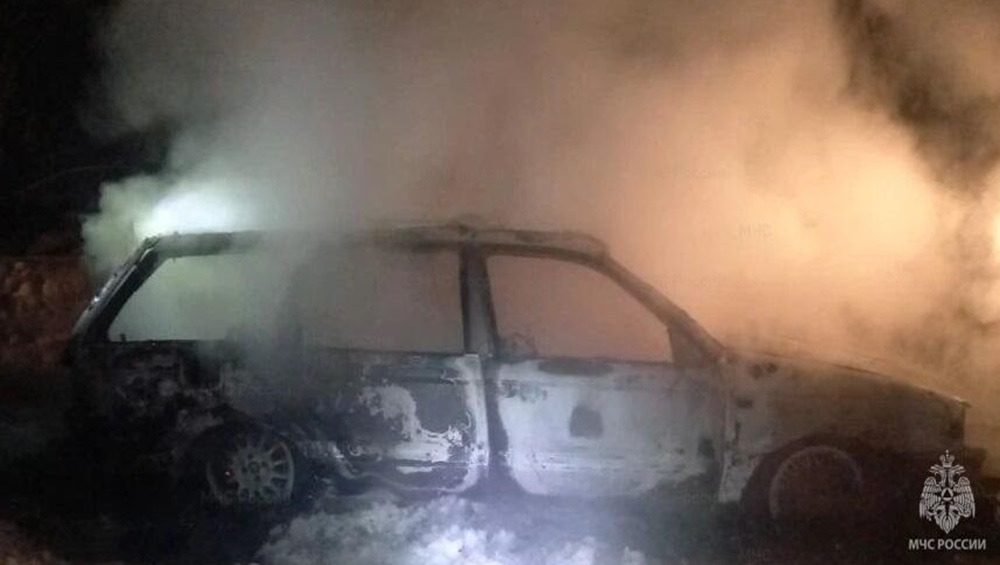 В Красногорском районе при загадочных обстоятельствах сгорел автомобиль
