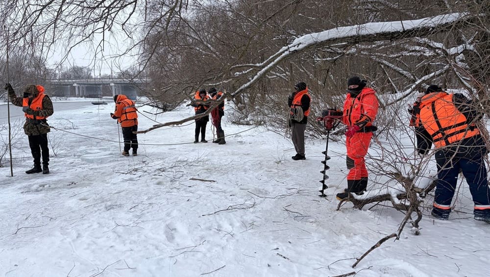В Брянске в поисках провалившихся под лёд детей обследовали 66 тысяч лунок