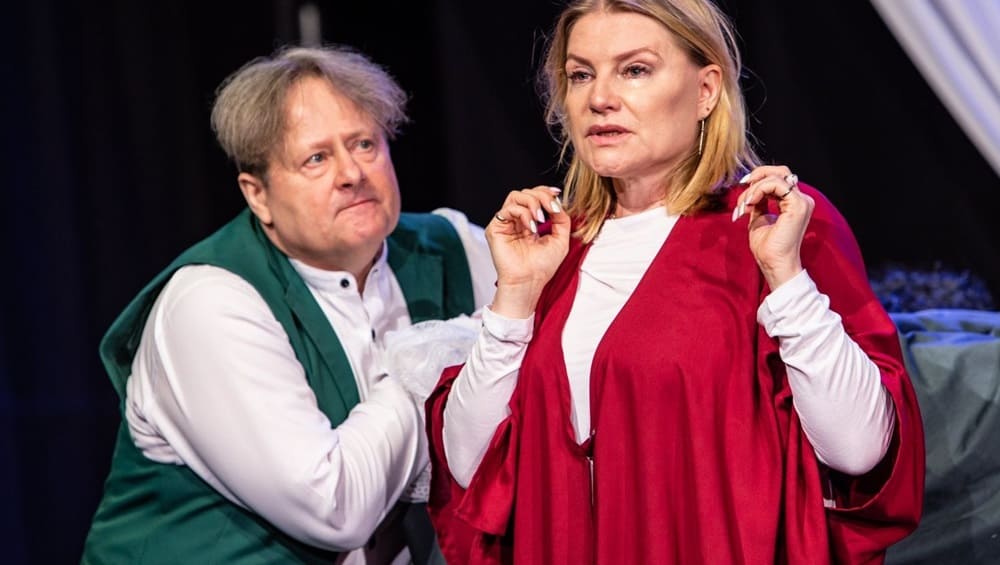 Брянцев восхитили актёры, доигравшие спектакль без света в зале «Дружба»