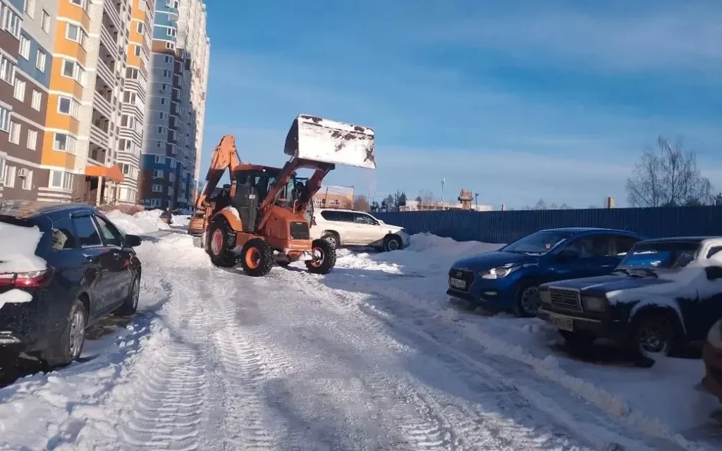 Брянские власти начали контролировать уборку УК снега через специальный чат