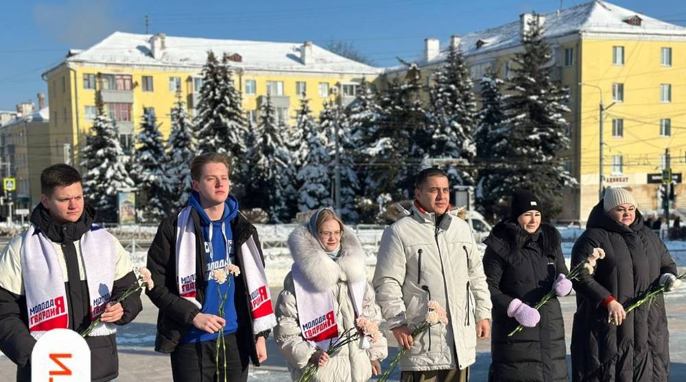 Активисты «Молодой Гвардии Единой России» почтили память героев ВОВ