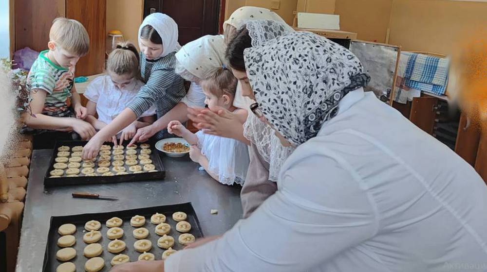 Урок почитания Креста Господня прошел в воскресной школе «Росток»