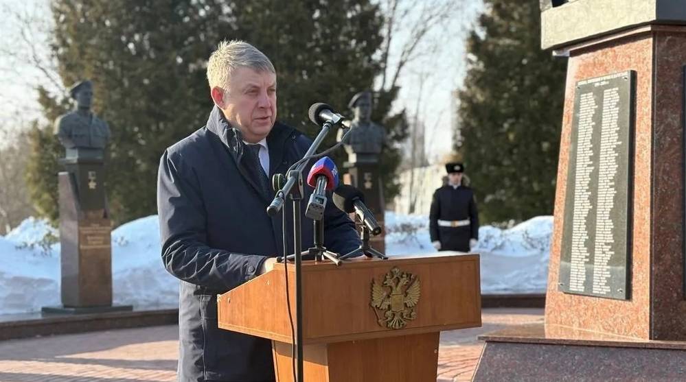 В Брянске почтили память героев-десантников 6 роты