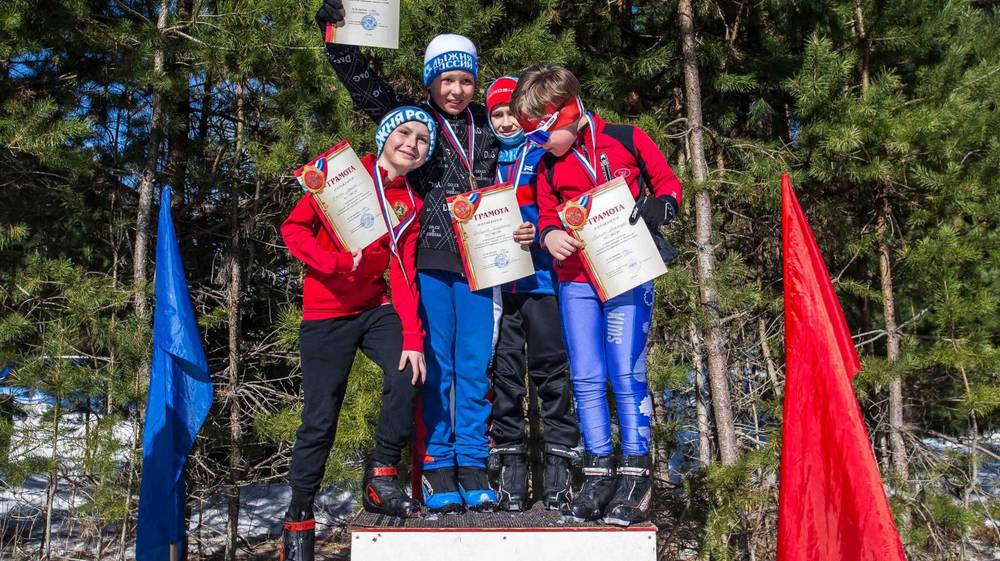 В Дятькове прошли заключительные соревнования по лыжному спорту