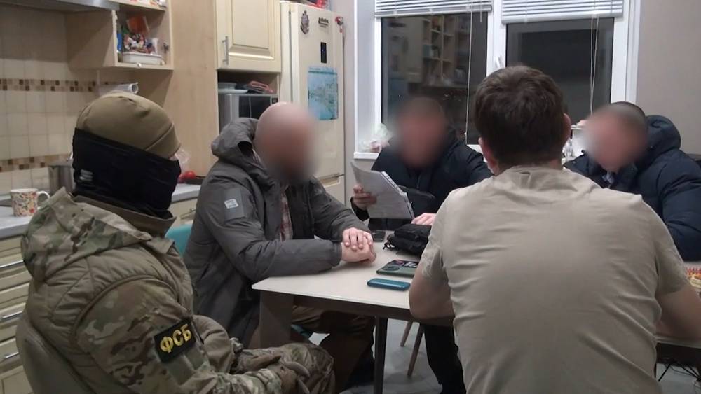 За хищение 460 млн рублей у военных предприятий арестованы двое коммерсантов