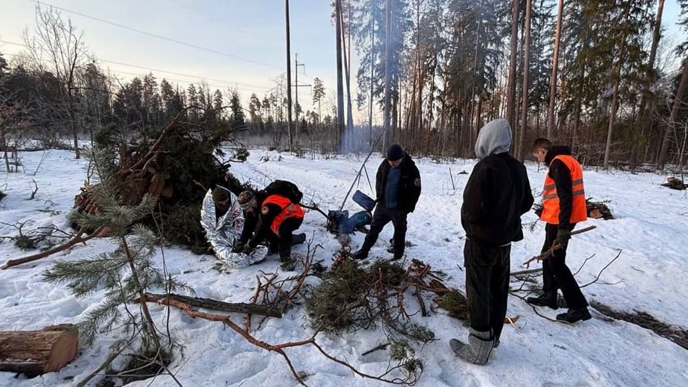 В Брянске волонтёры разыскали заблудившихся ночью в лесу двоих подростков