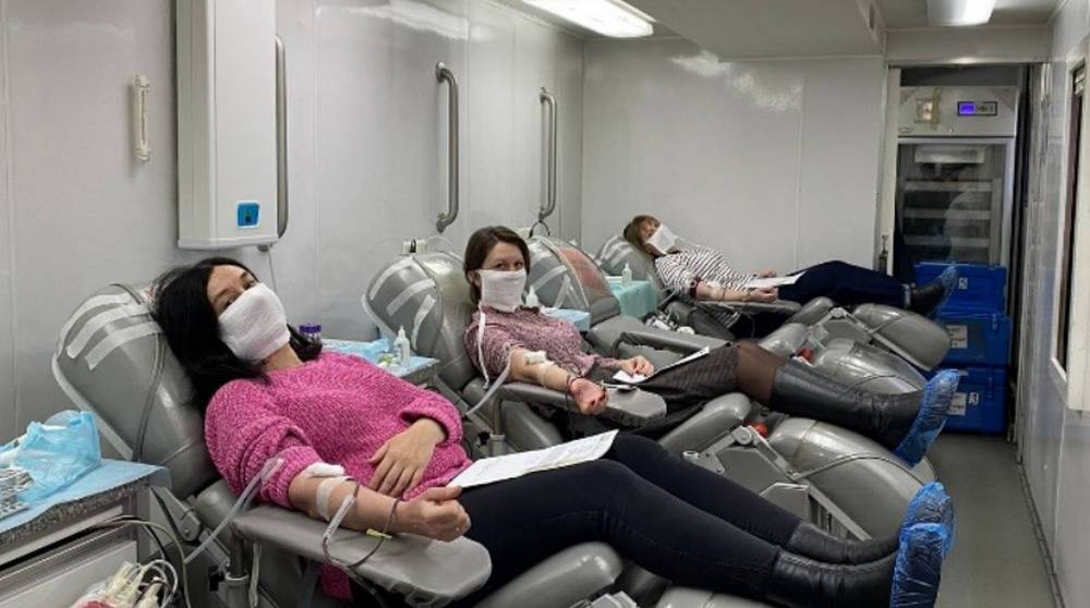 Сотрудники «Брянскэнерго» и «БрянскЭлектро» приняли участие в Днях донора