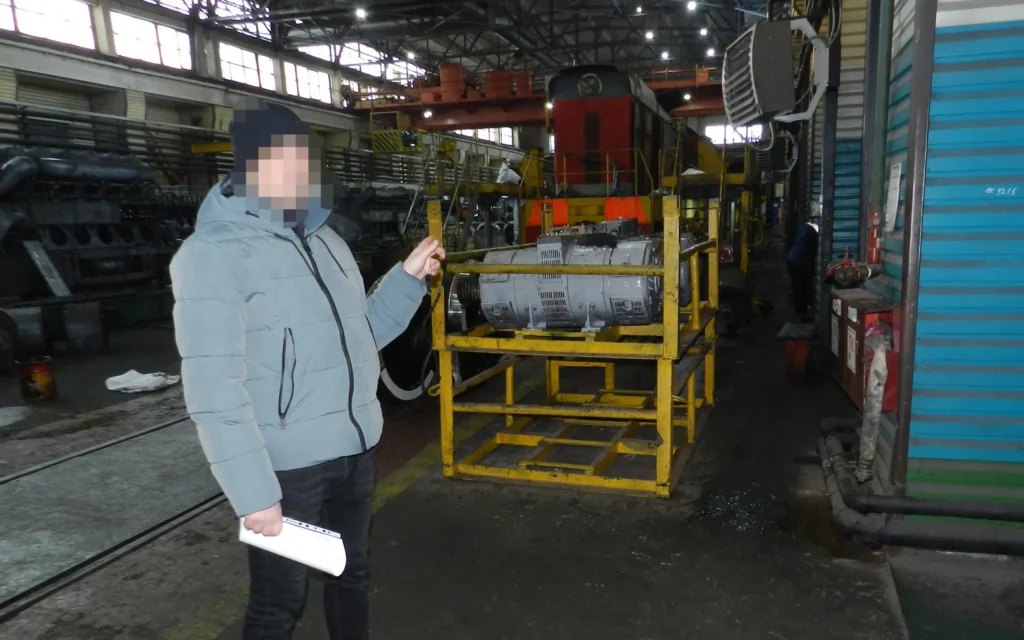 Брянские рабочие похитили медный кабель из депо и попались с поличным