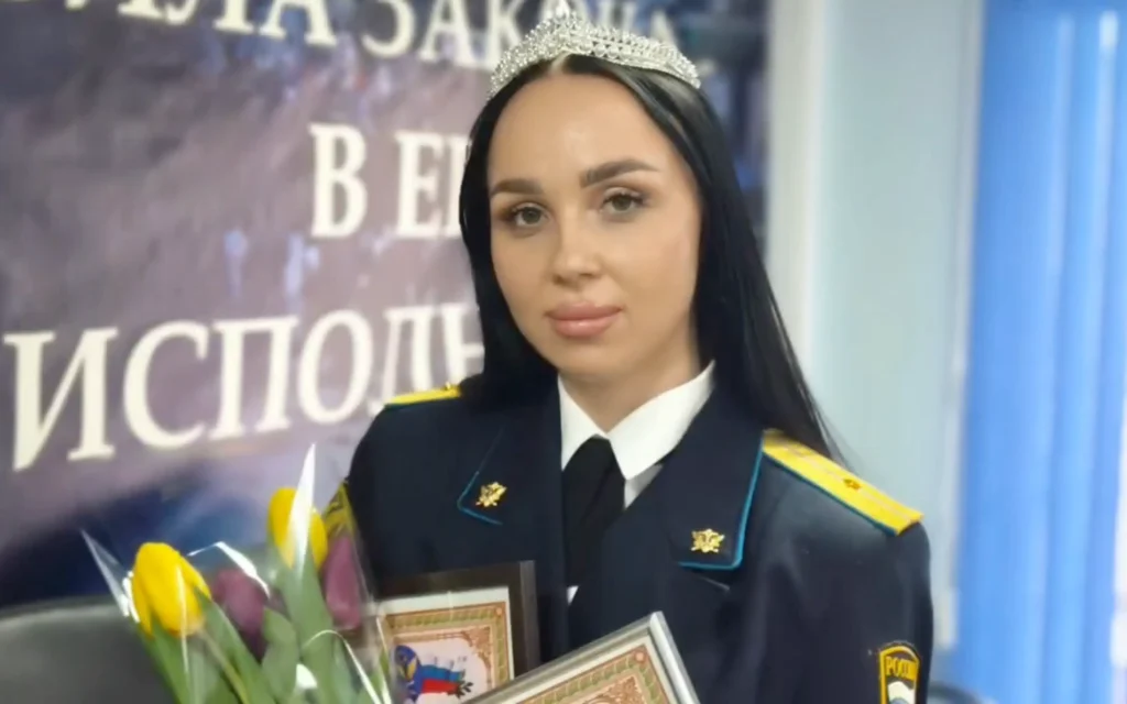Брянские приставы выбрали самую красивую сотрудницу накануне 8 Марта