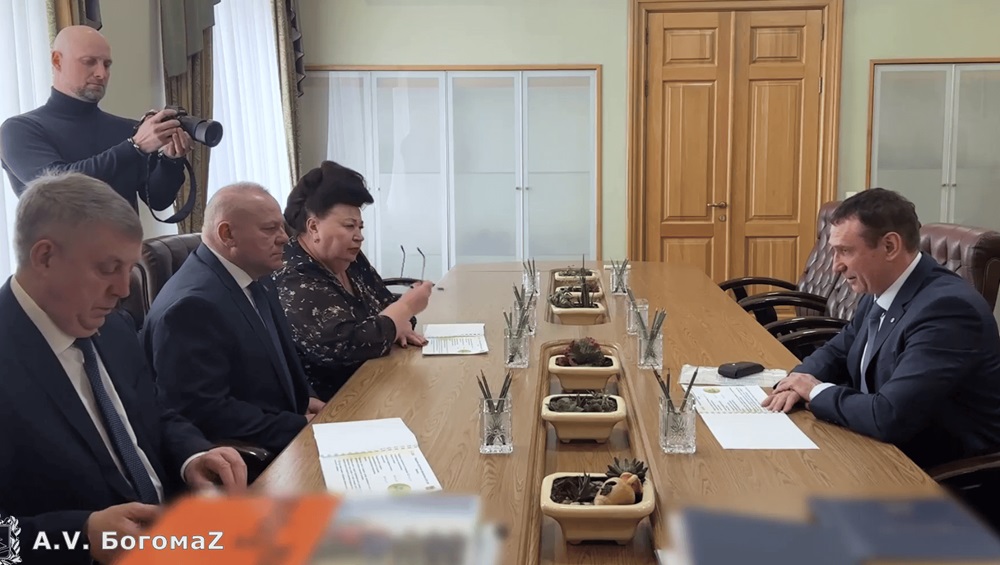 Брянский губернатор поблагодарил главу отделения «Сбера» за поддержку экономики
