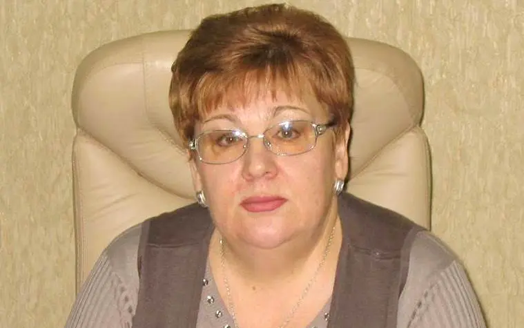 В Брянском облсуде поздравили с юбилеем судью в отставке Людмилу Саманцову