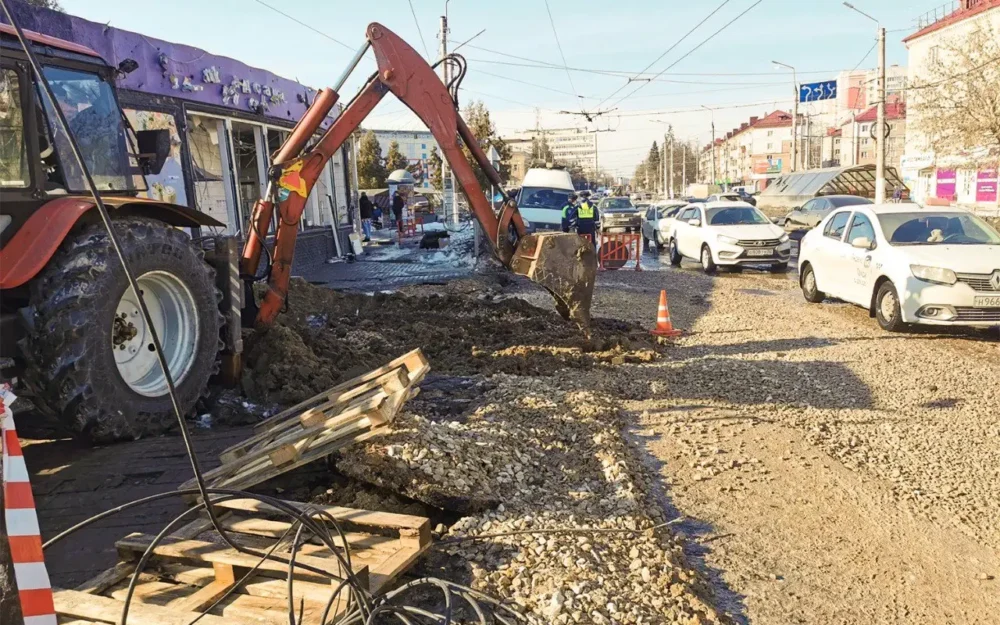 Более 300 человек начали устранять последствия ракетного удара по Брянску