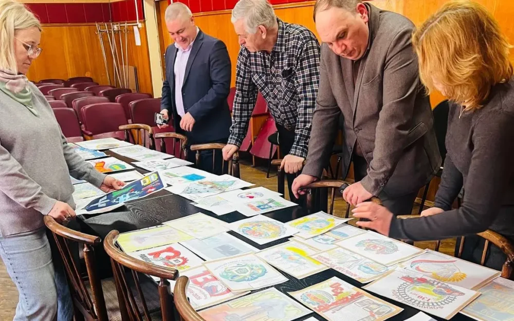 В Брянске выбрали лучший логотип к юбилею Фокинского района