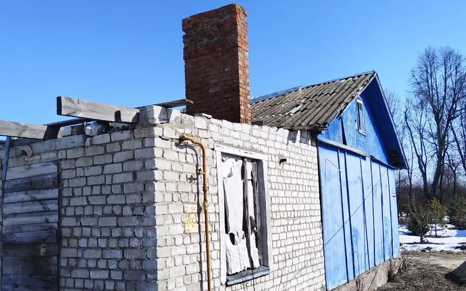 Опубликованы фото разбитого взрывом дрона сельского клуба под Брянском