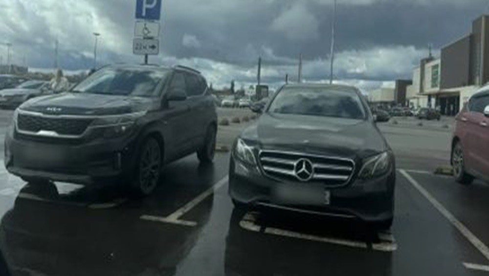 В Брянске двоих водителей наказали за «неправильную» парковку на улице Объездной