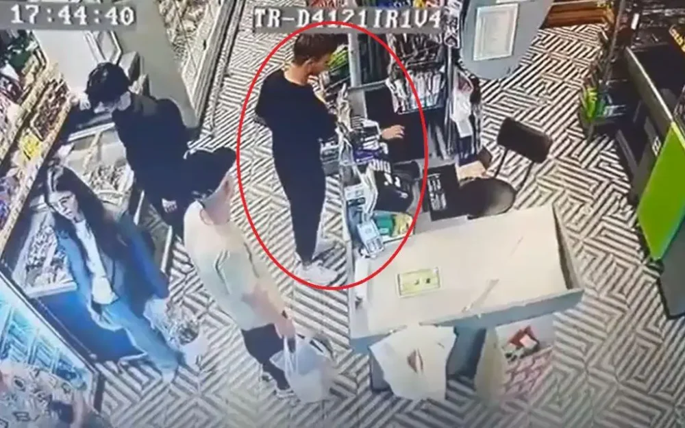 Полицейские вернули жительнице Брянска похищенный телефон