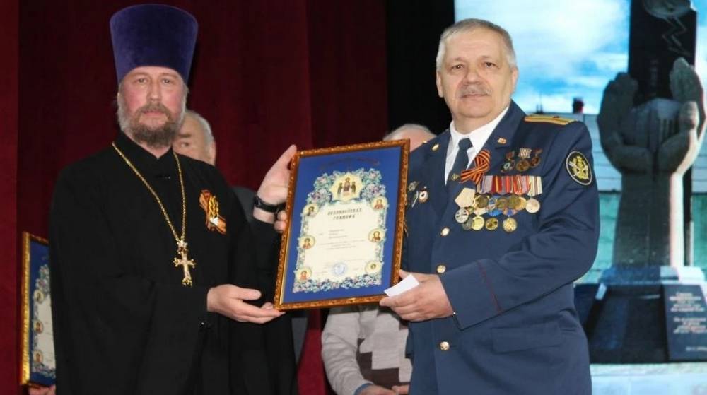 Благочинный Брасовского церковного округа вручил Архиерейские грамоты ликвидаторам последствий катастрофы на Чернобыльской АЭС