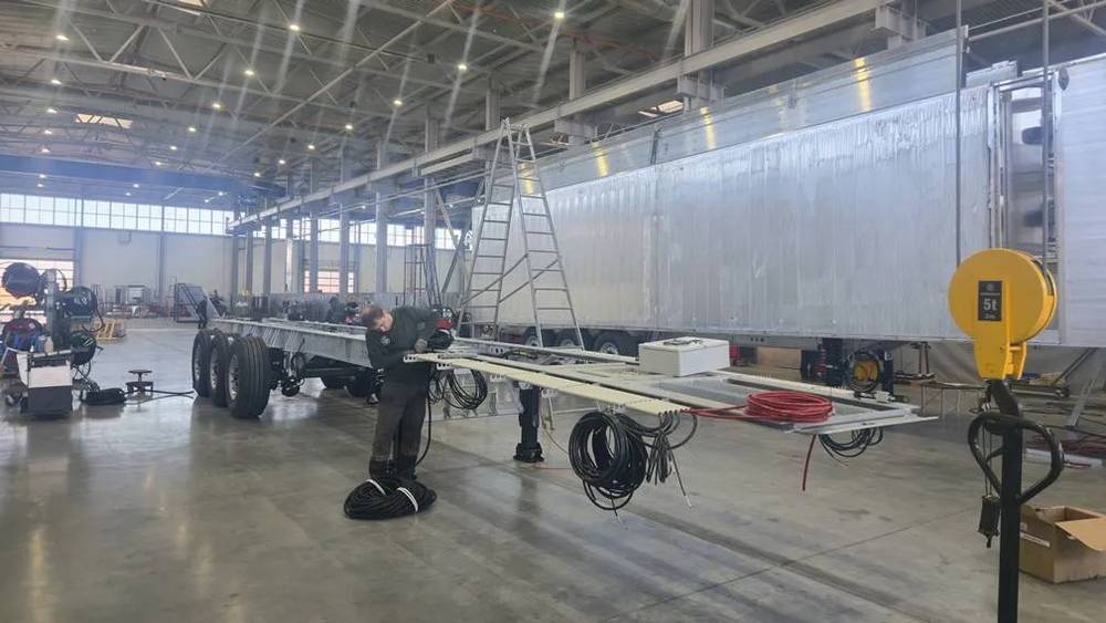 В Брянской области начали выпуск полуприцепов для перевозки животных