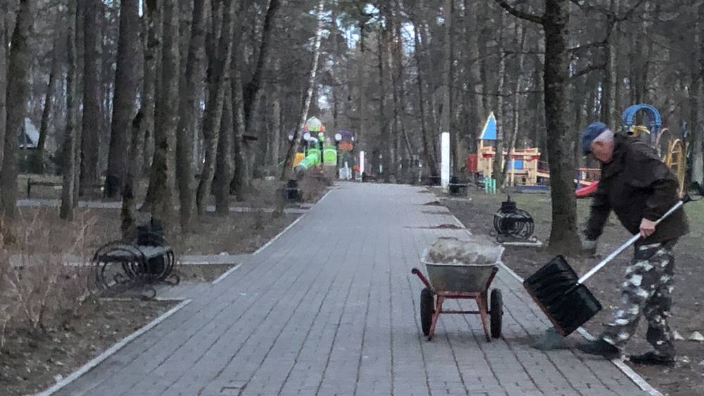 Брянец Тишковец предупредил о ледяных дождях и снежном покрове