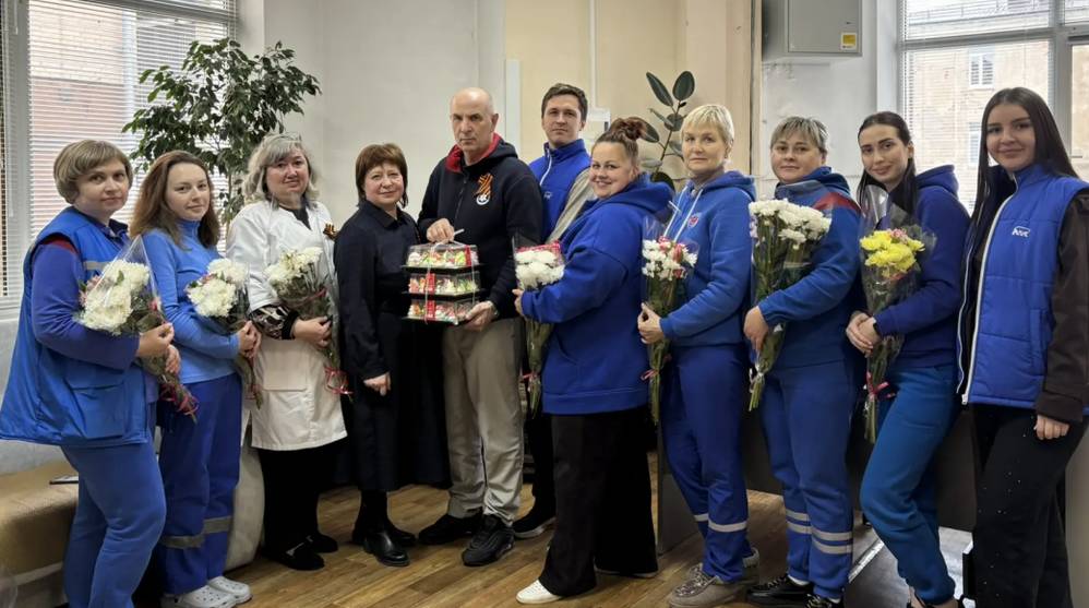 «Единая Россия» поздравила с профессиональным праздником работников скорой помощи