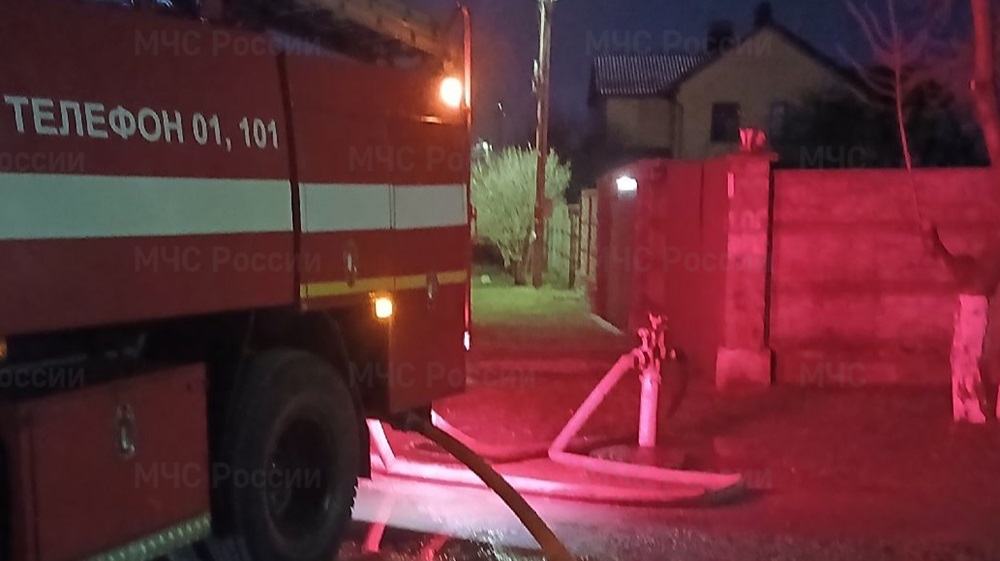 Под Брянском в Журиничах извлекли человека из попавшего в ДТП автомобиля