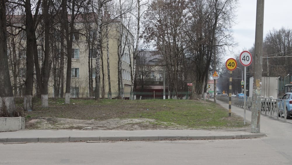 В Брянске на пустыре около роддома по улице Советской сделают новую парковку