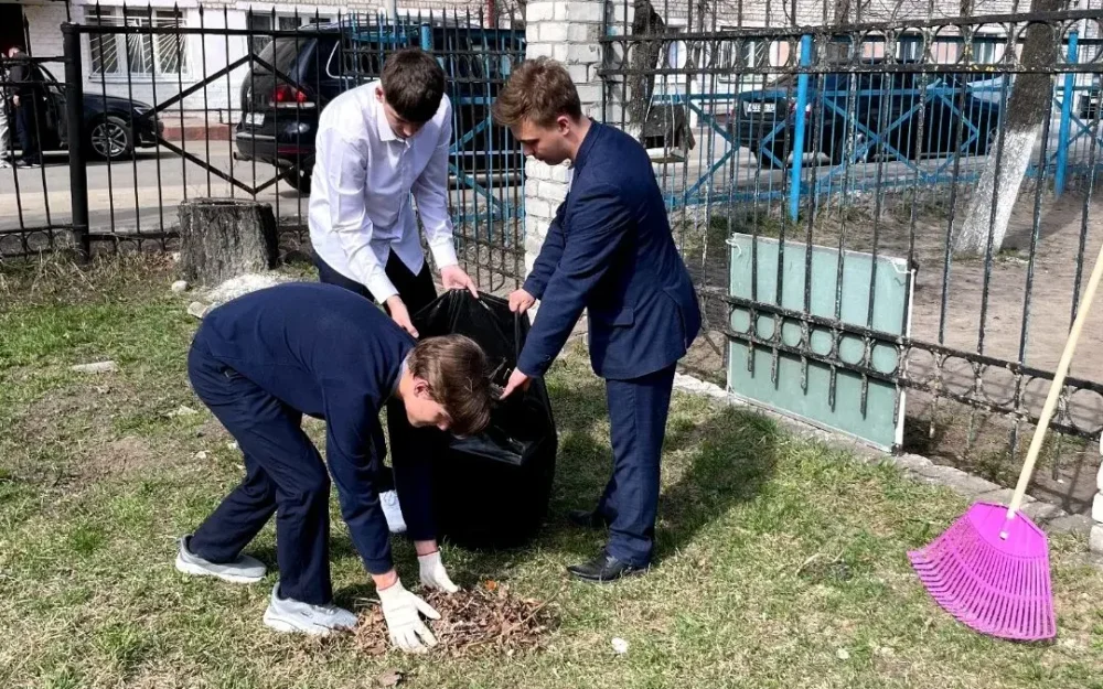 В Брянске 18 апреля прошел общегородской субботник 