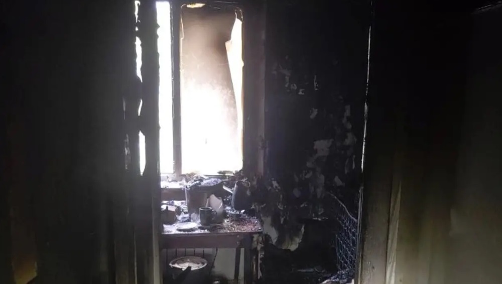 В Жуковке Брянской области из горевшего дома эвакуировали 15 человек