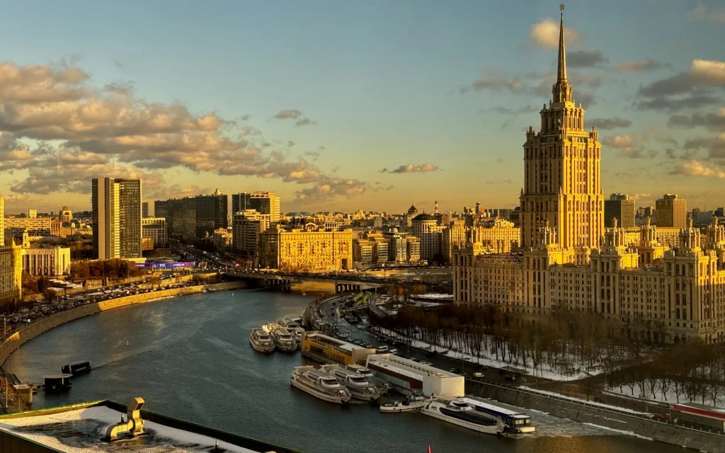 Речные прогулки на теплоходах в Москве