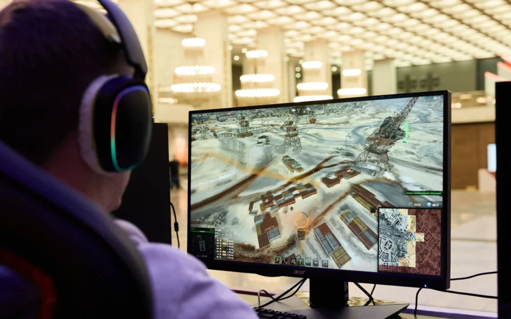 Геймеры вошли в историю: финалисты кибертурнира «Диктант Победы» встретились в Москве