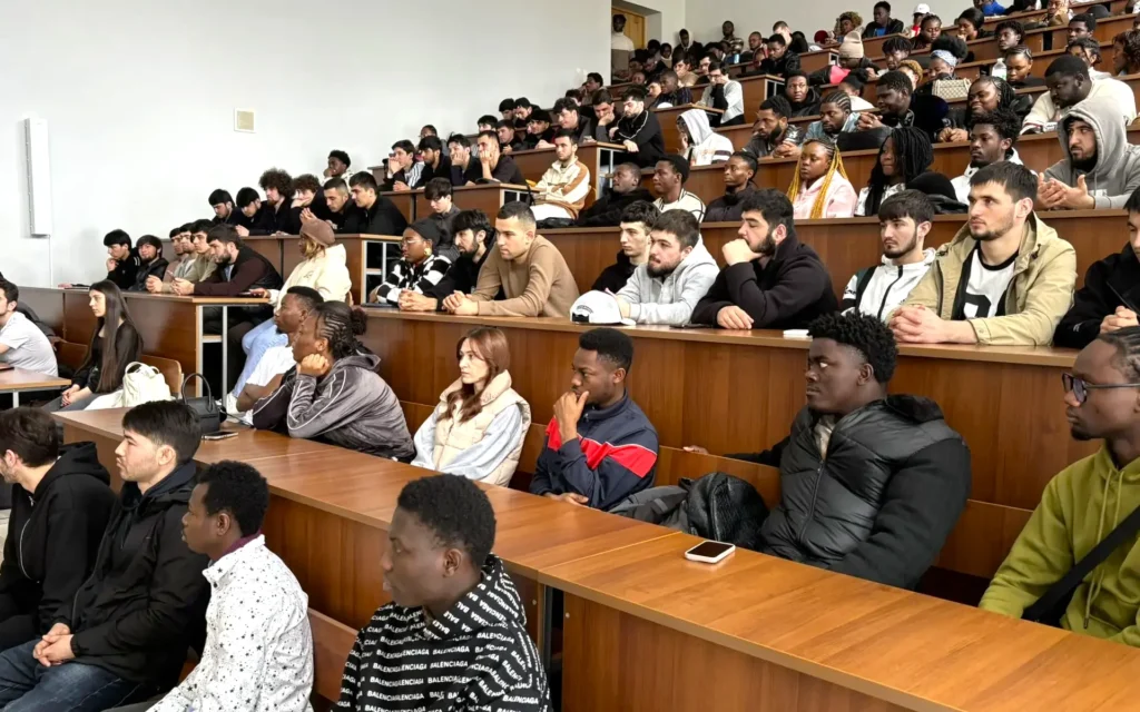 Брянские адвокаты рассказали чернокожим студентам о духовных ценностях