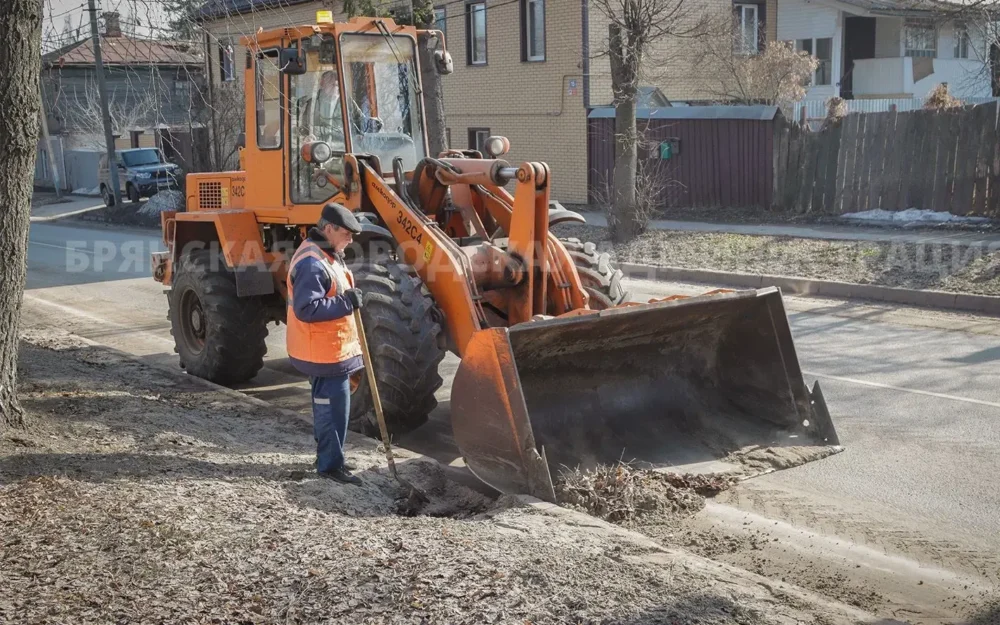 Весенняя уборка охватила все районы Брянска